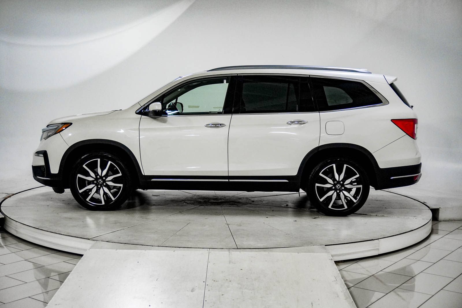 Used 2019 Honda Pilot Touring image 5