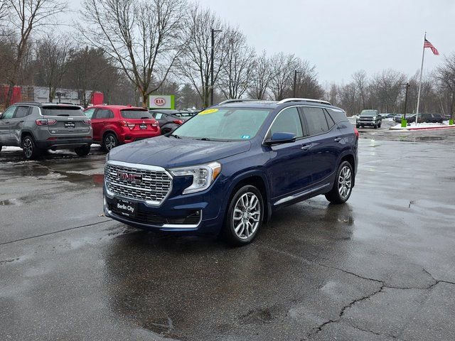 Used 2023 GMC Terrain Denali w/ Denali Premium Package image 4
