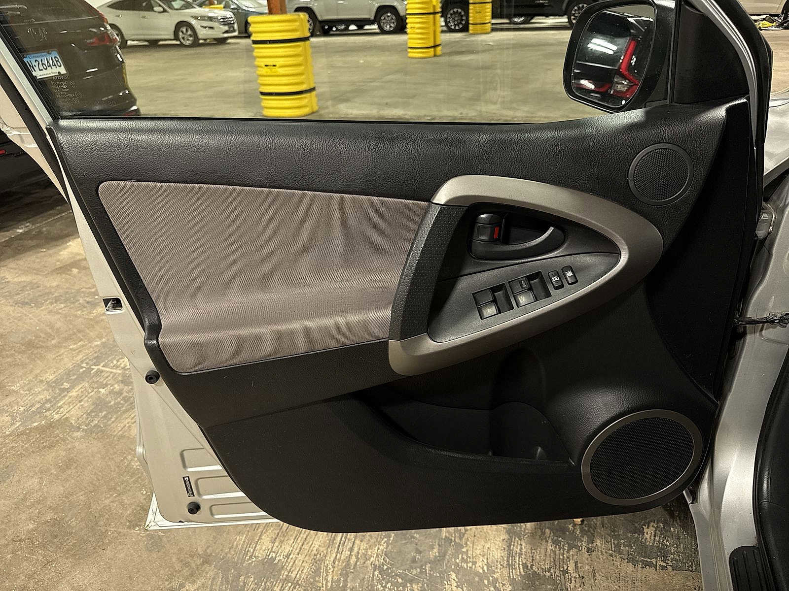 Used 2007 Toyota RAV4 2WD image 25