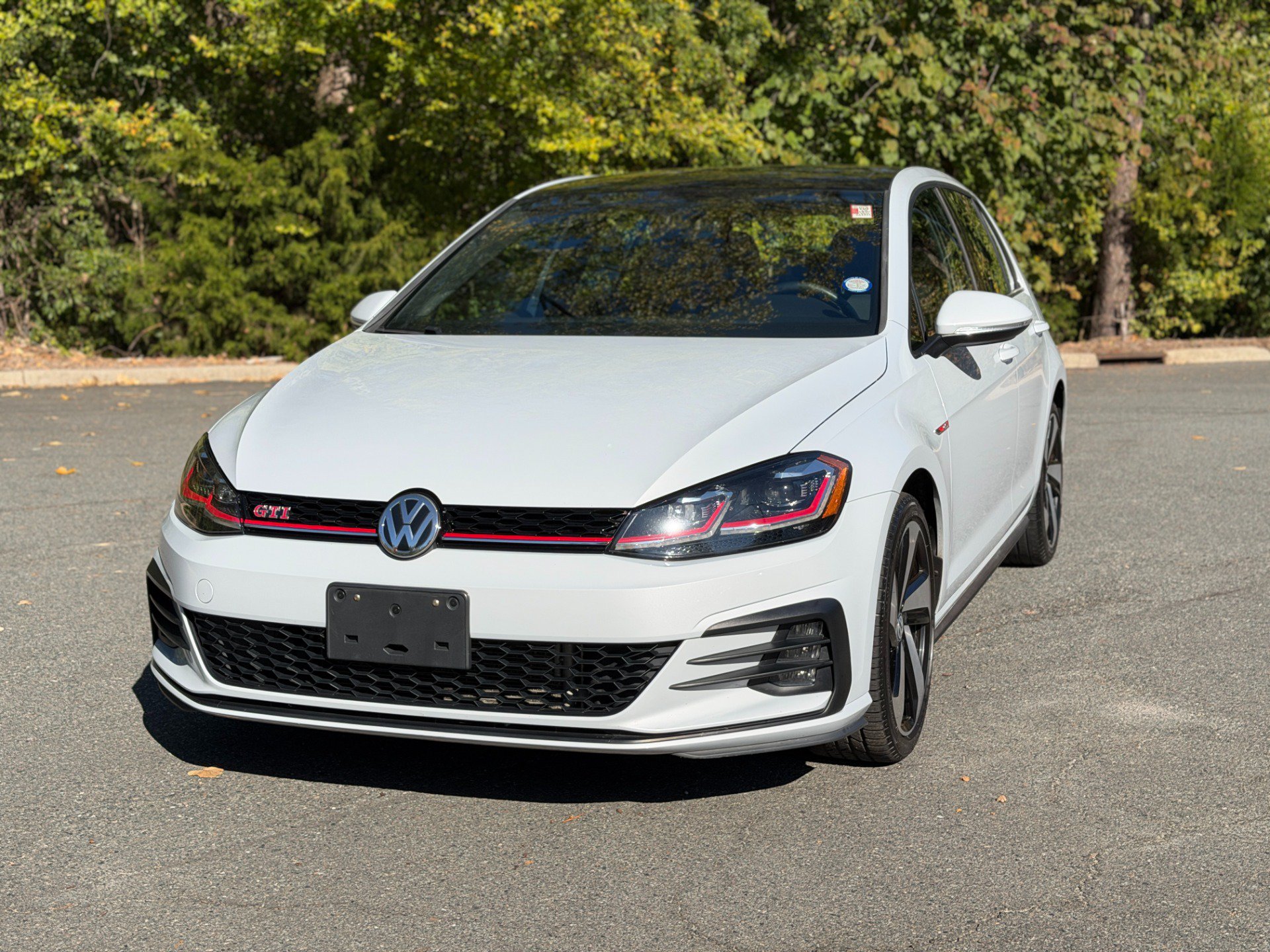 Used 2020 Volkswagen Golf 4-Door FWD image 3