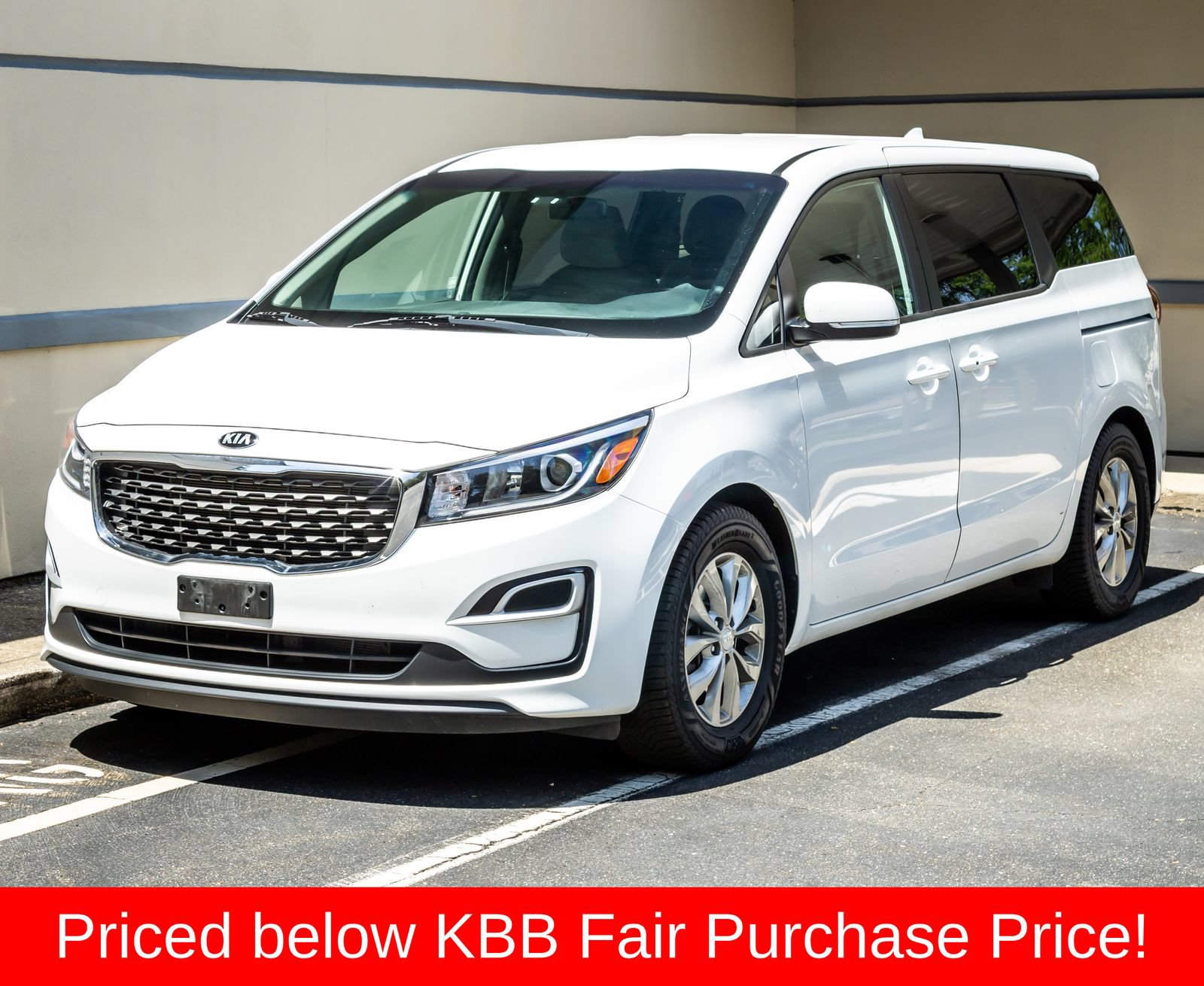 Used 2020 Kia Sedona LX FWD image 1