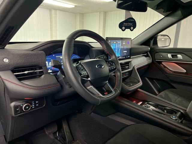 Used 2025 Ford Explorer ST AWD/4WD image 10