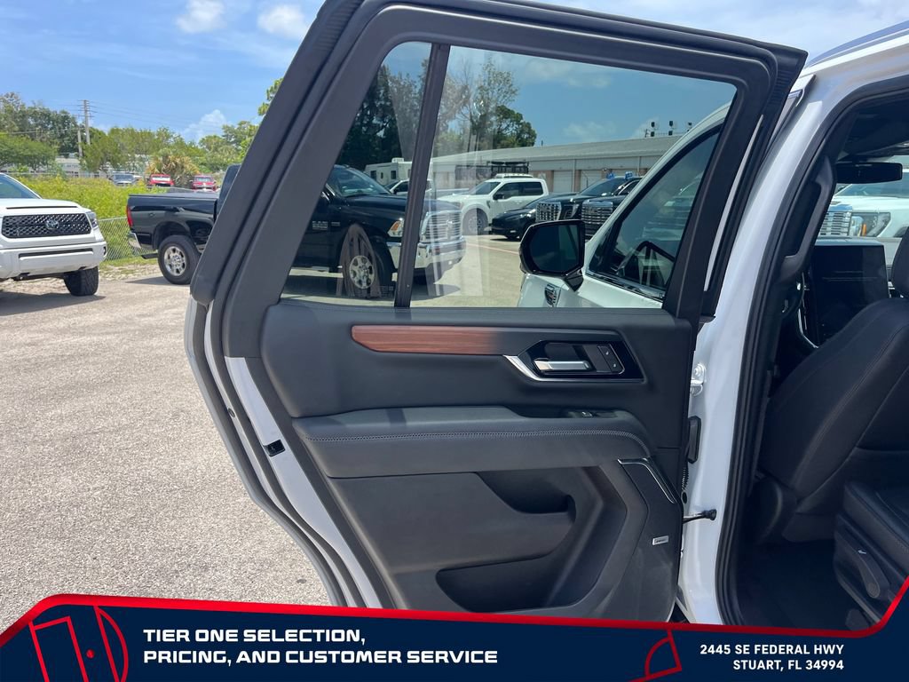 Used 2025 GMC Yukon Denali AWD/4WD image 27