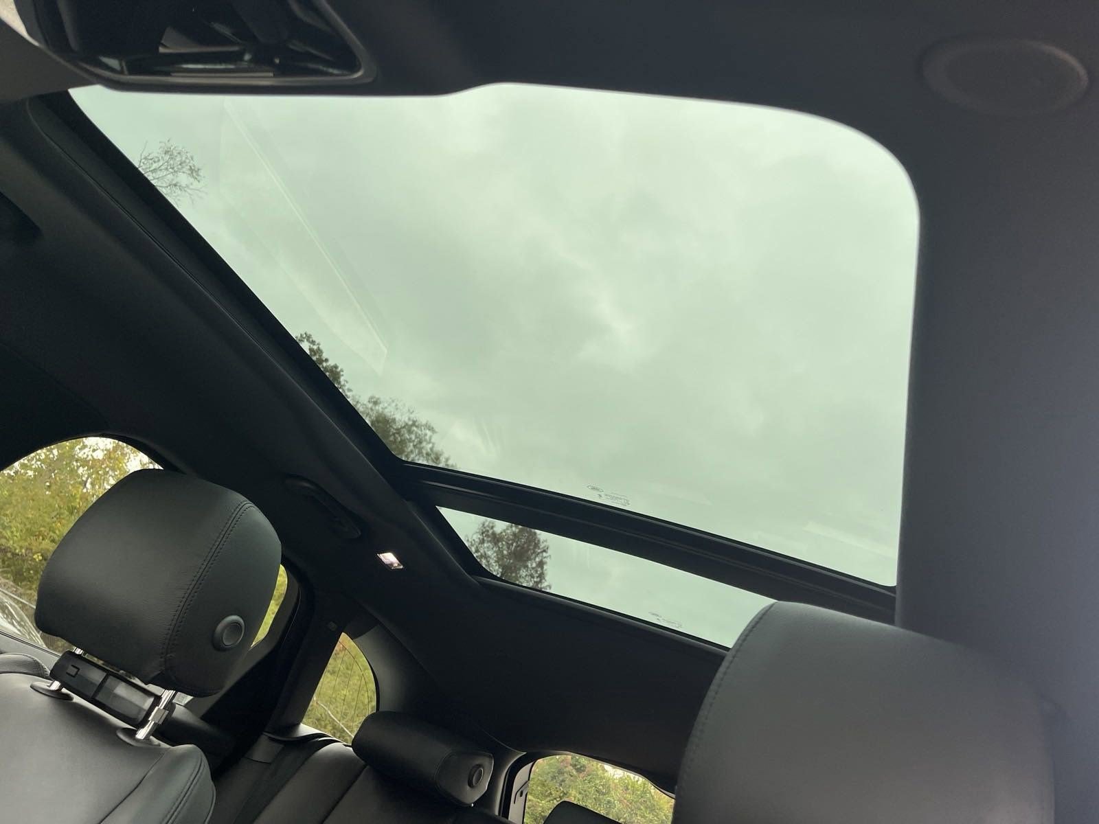 Used 2025 Land Rover Range Rover Velar Dynamic SE image 13