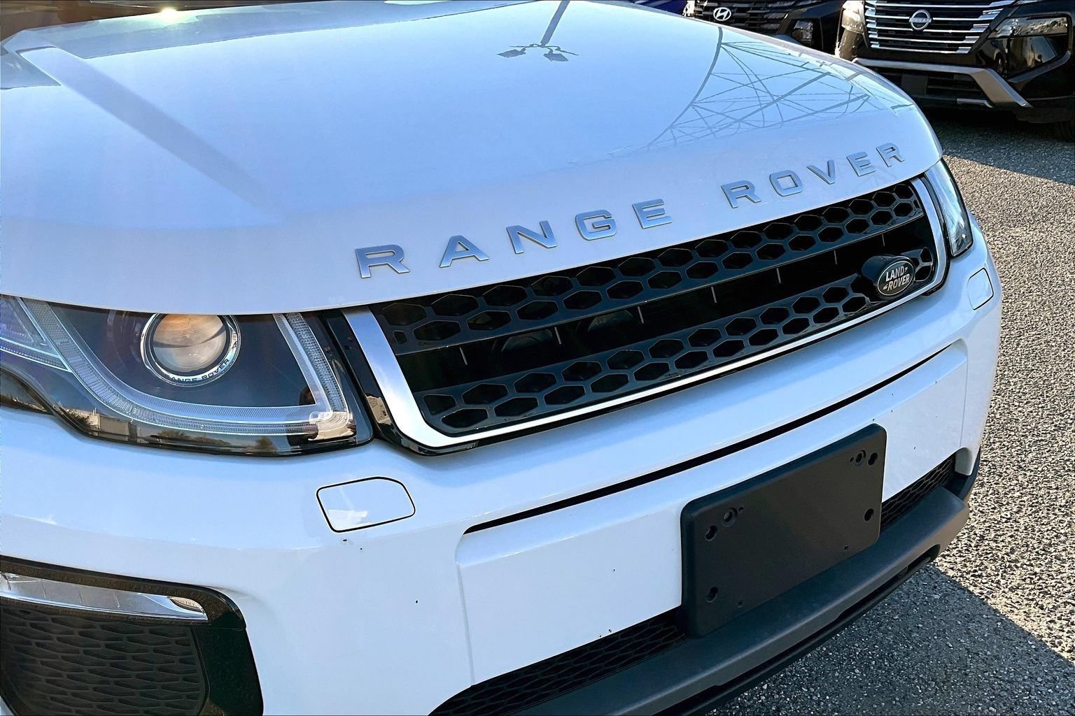 Used 2017 Land Rover Range Rover Evoque SE AWD/4WD image 34