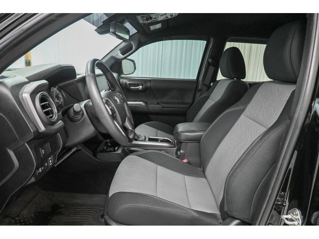 Used 2023 Toyota Tacoma TRD Off-Road image 9