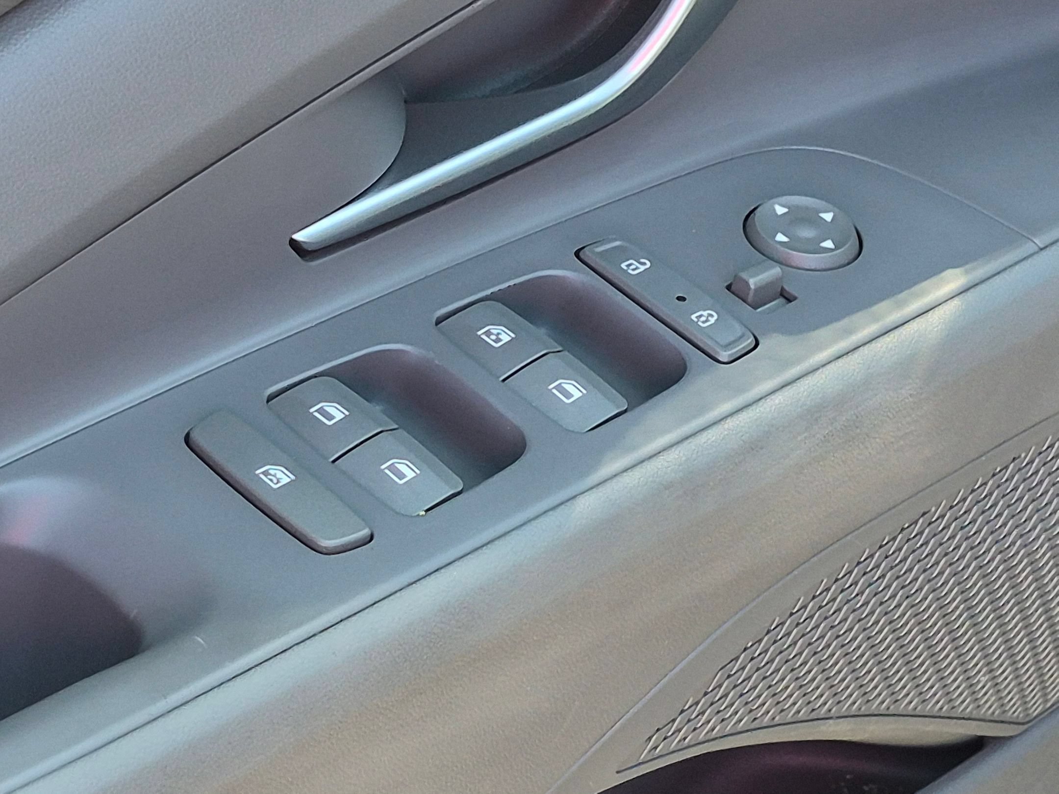 Used 2023 Hyundai Elantra SEL w/ Convenience Package FWD image 13