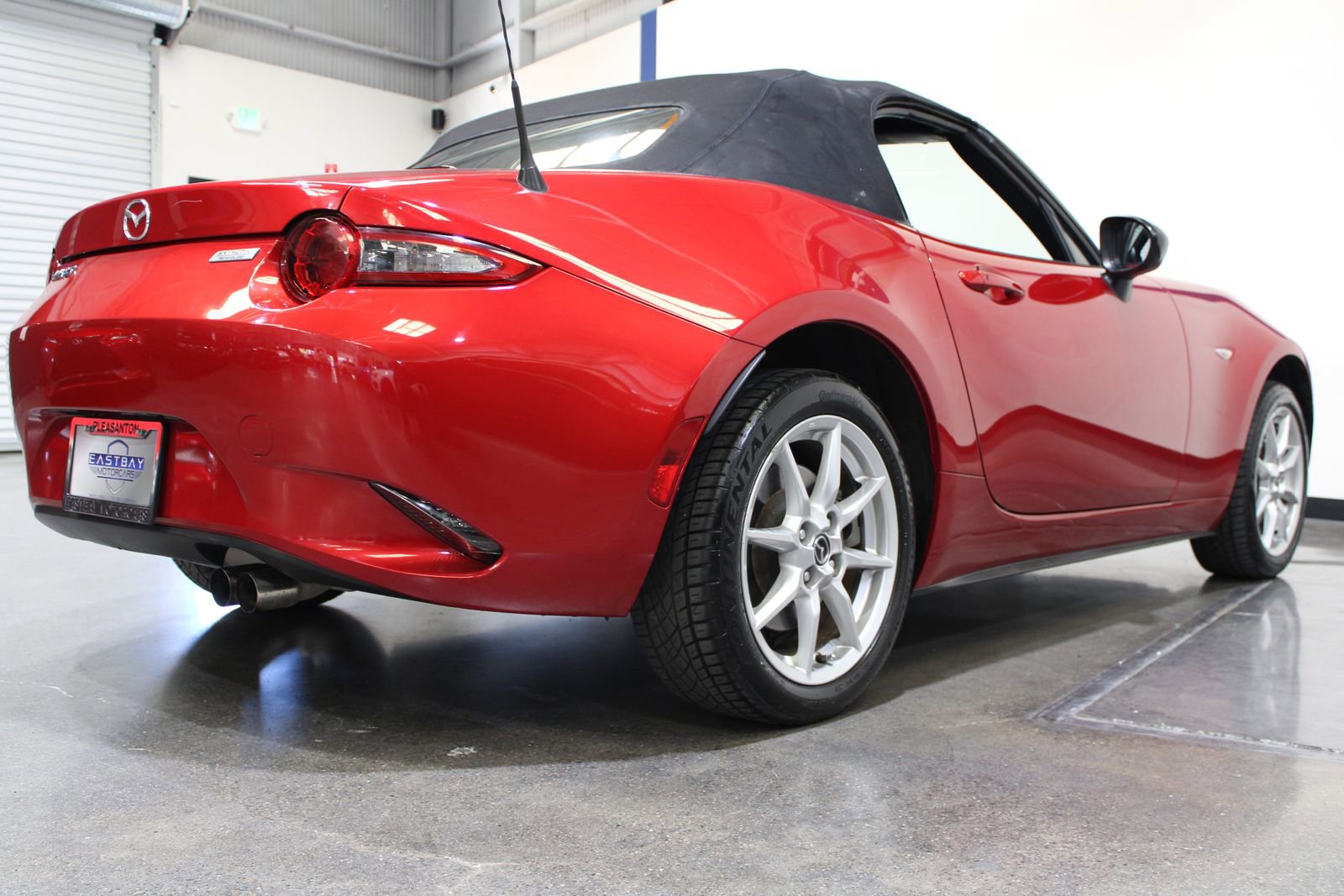 Used 2016 MAZDA MX-5 Miata Sport image 12