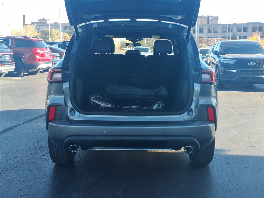Certified 2023 Ford Escape ST-Line w/ Tech Pack #1 image 6