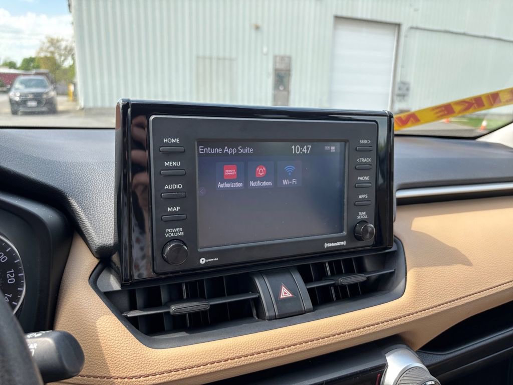 Used 2020 Toyota RAV4 XLE AWD/4WD image 25