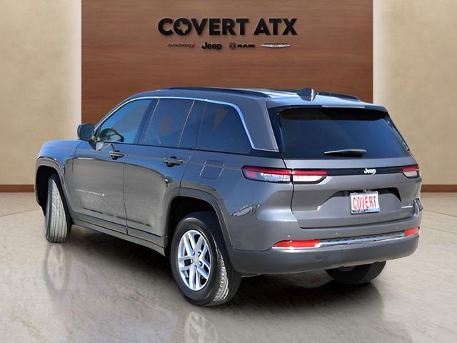 Used 2025 Jeep Grand Cherokee Laredo X image 3