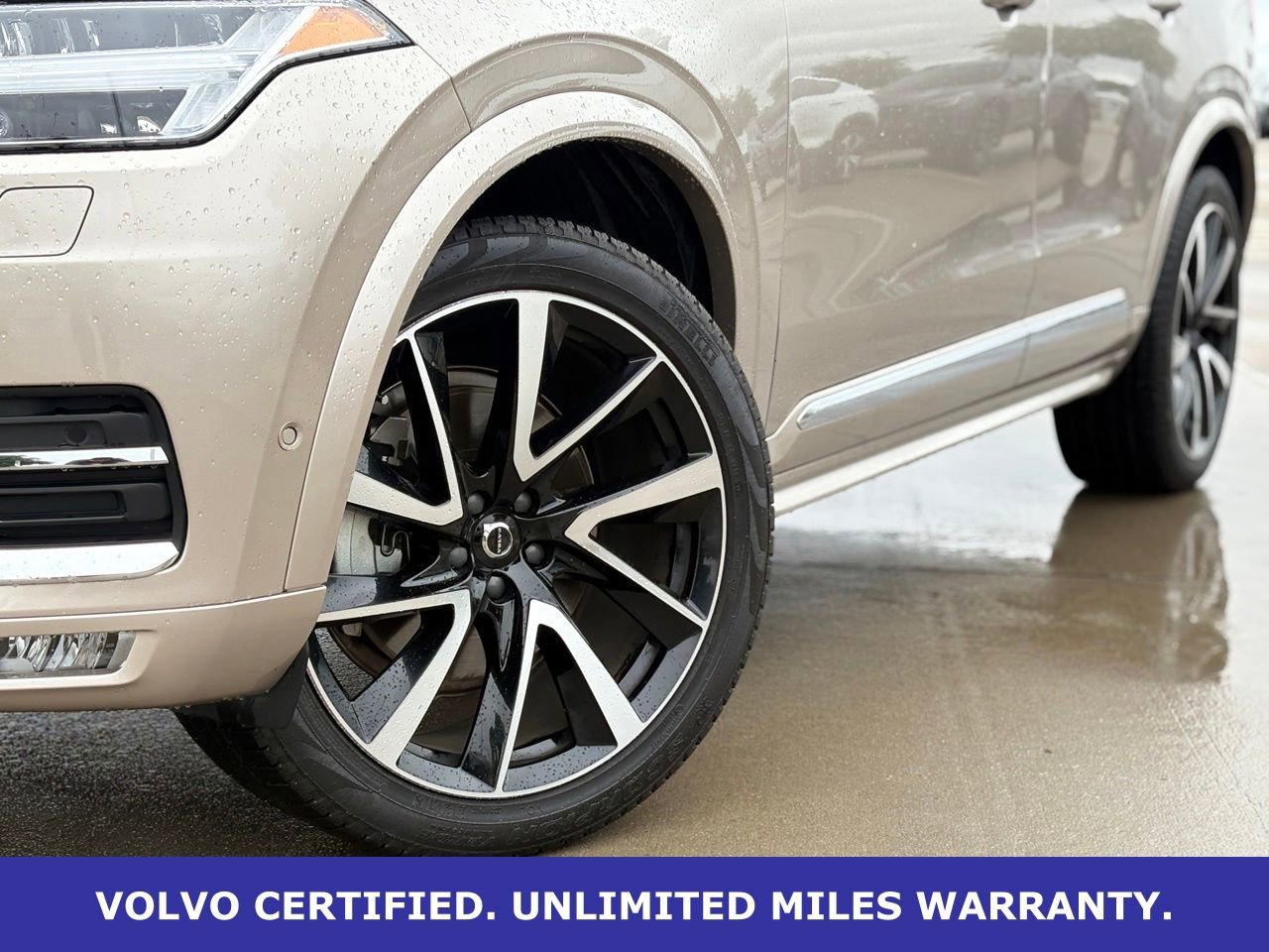 Certified 2024 Volvo XC90 B6 Plus w/ Protection Package Premier AWD/4WD image 9