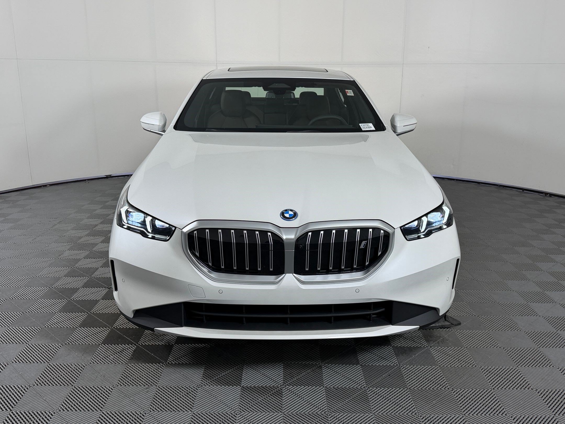 Used 2027 BMW i5 eDrive40 w/ Convenience Package RWD image 6
