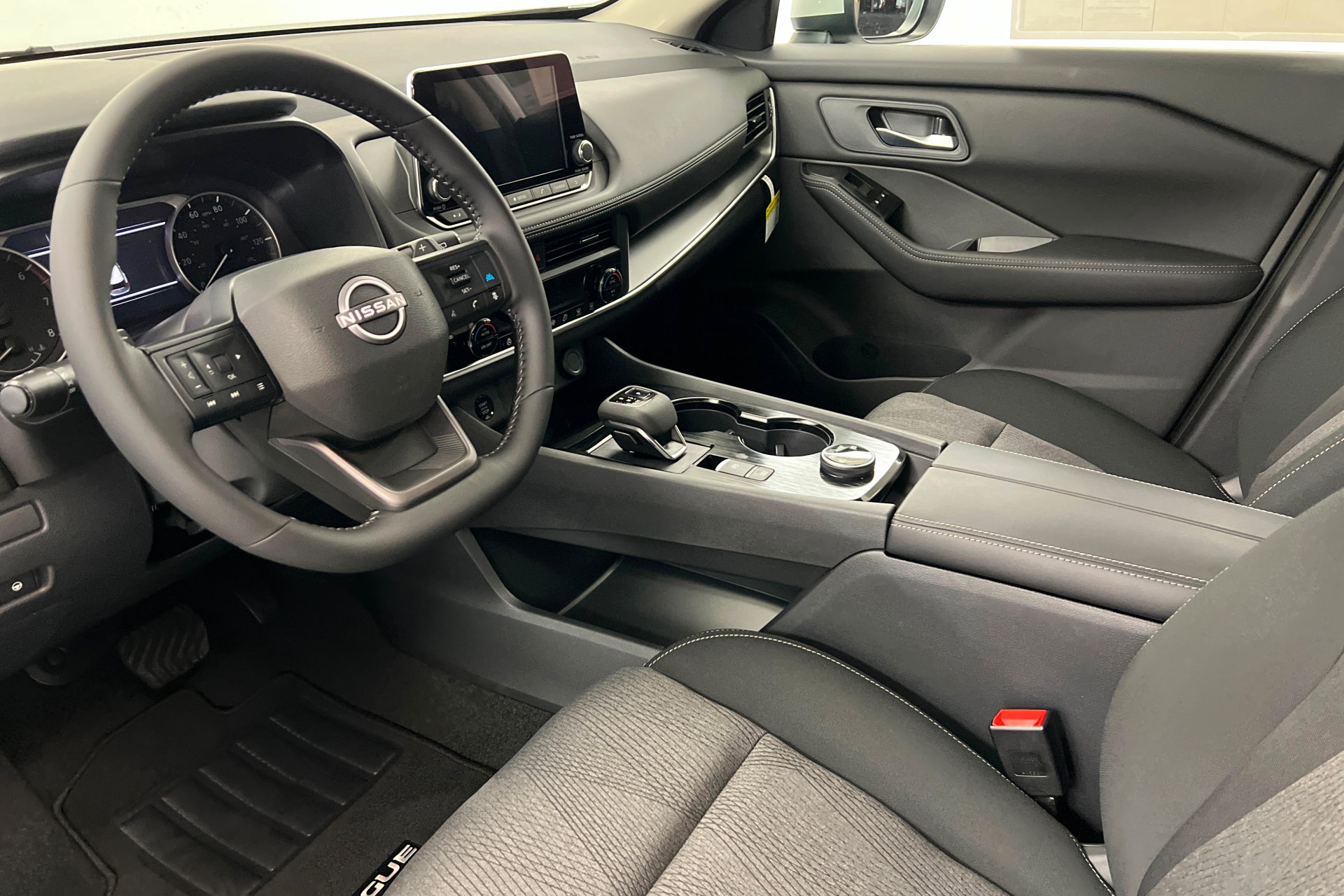 New 2026 Nissan Rogue SV w/ Cold Weather Package AWD/4WD image 15