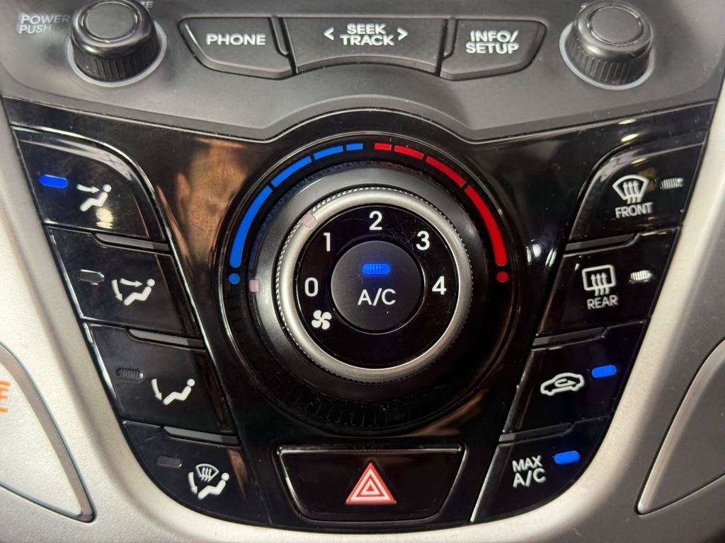 Used 2012 Hyundai Veloster w/ Style Pkg FWD image 17