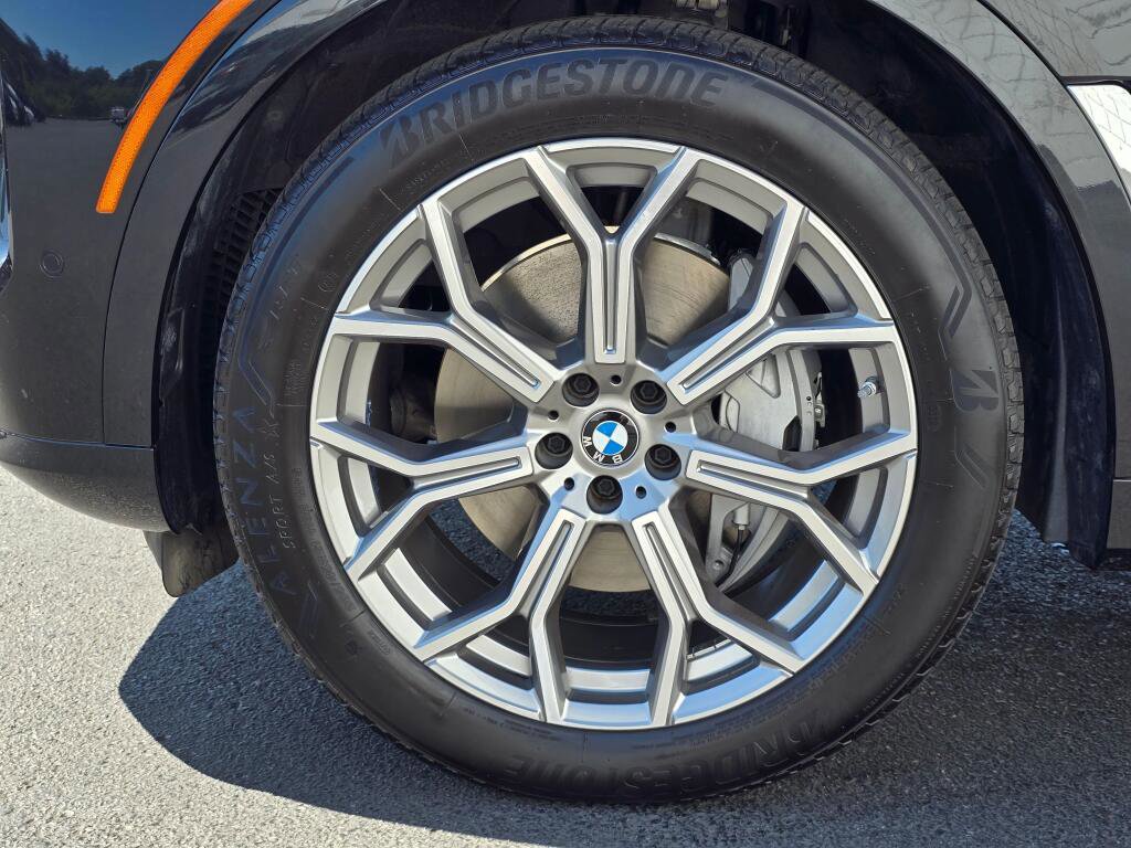Used 2023 BMW X7 xDrive40i image 11