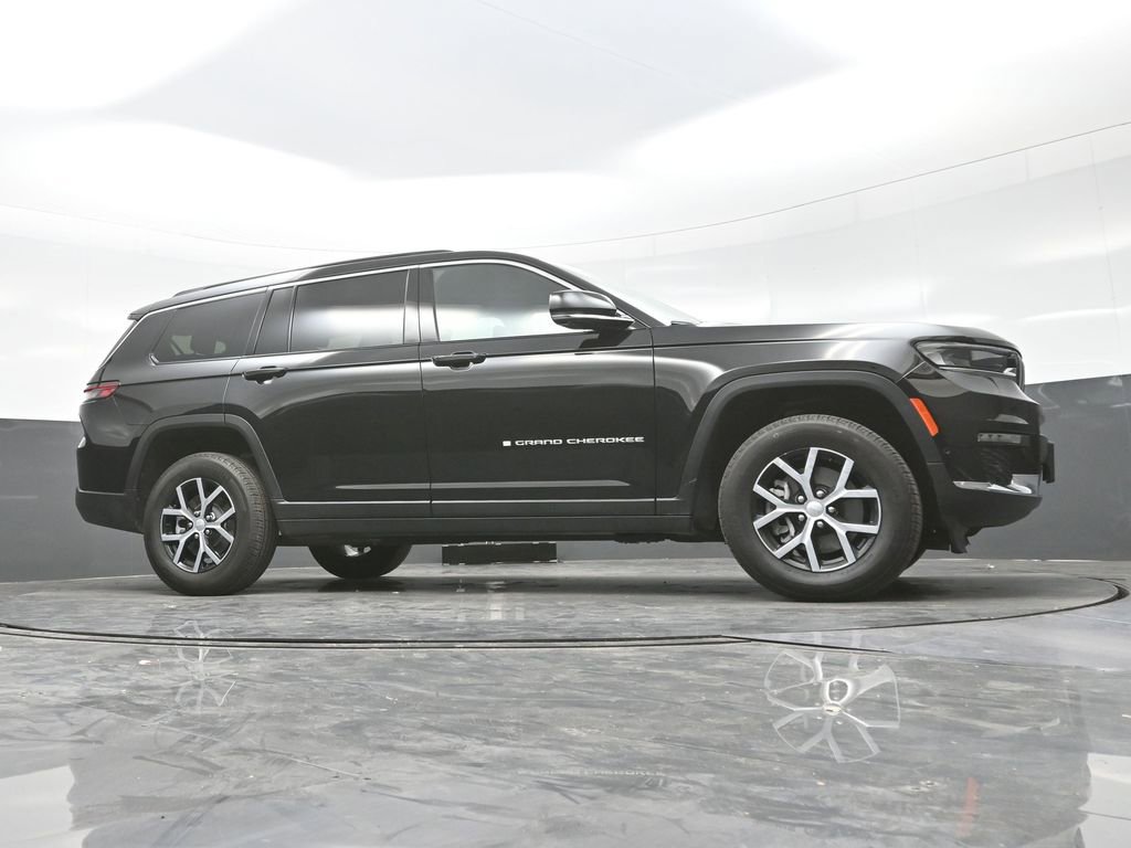 Used 2024 Jeep Grand Cherokee L Limited w/ Luxury Tech Group II image 25