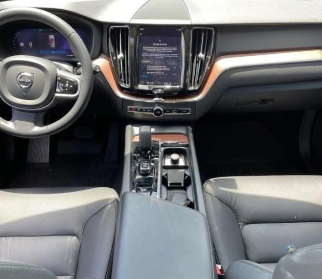 Used 2024 Volvo XC60 B5 Plus w/ Protection Package Premier AWD/4WD image 3