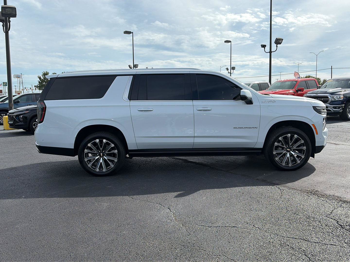Used 2026 Chevrolet Suburban High Country AWD/4WD image 6