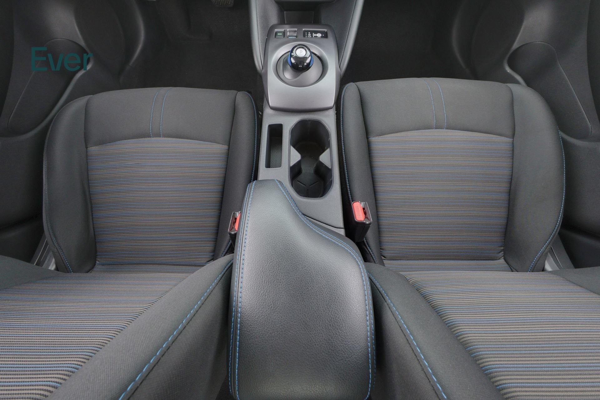 Used 2025 Nissan Leaf S FWD image 26