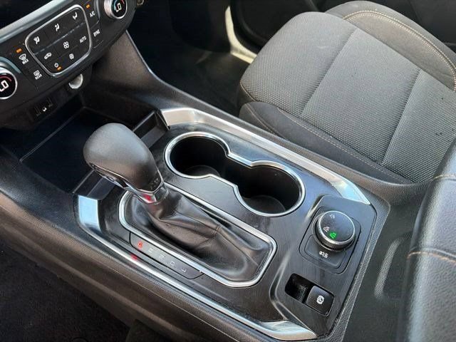 Used 2021 Chevrolet Traverse LS AWD/4WD image 27