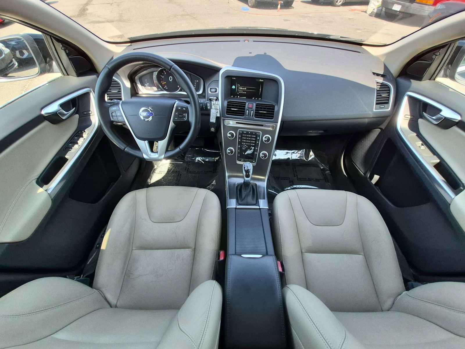 Used 2016 Volvo XC60 T5 Premier w/ Proximity Package AWD/4WD image 16