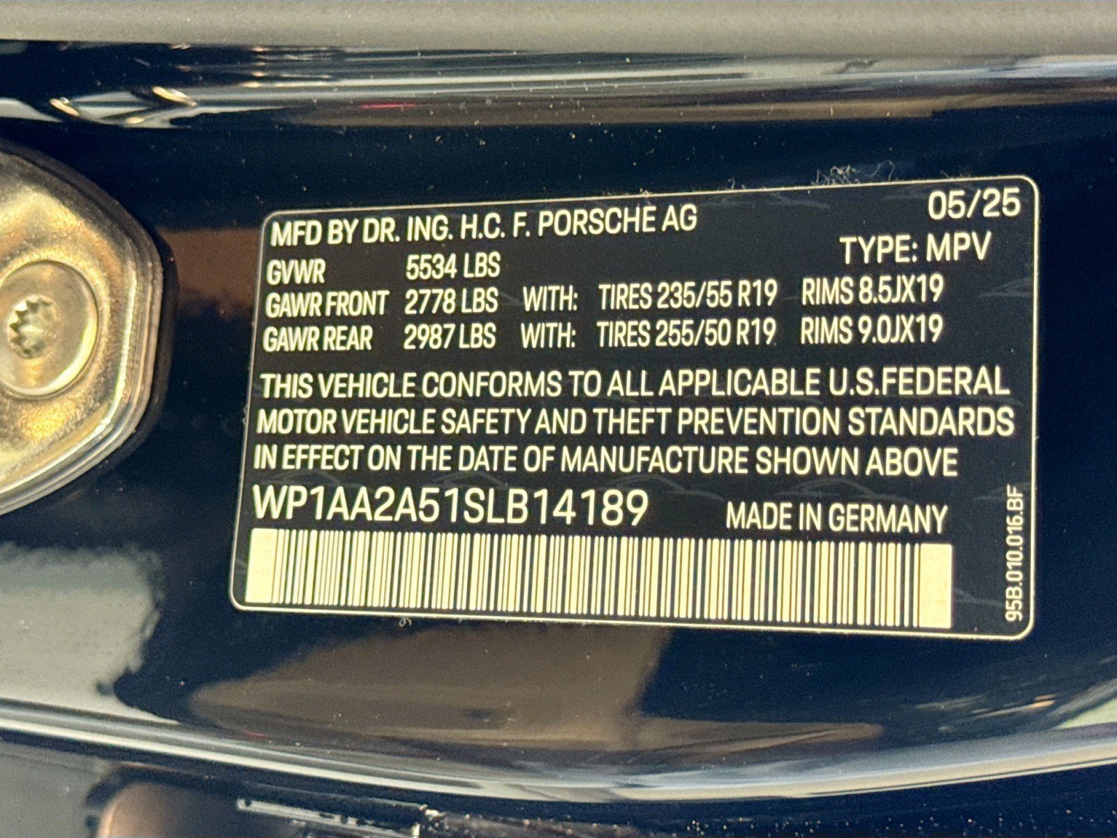 Certified 2025 Porsche Macan image 27