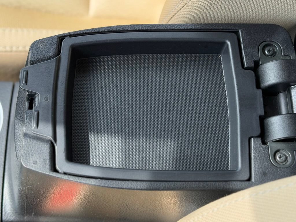 Used 2017 Toyota Corolla LE FWD image 17
