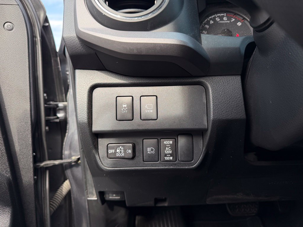 Used 2023 Toyota Tacoma TRD Pro AWD/4WD image 15