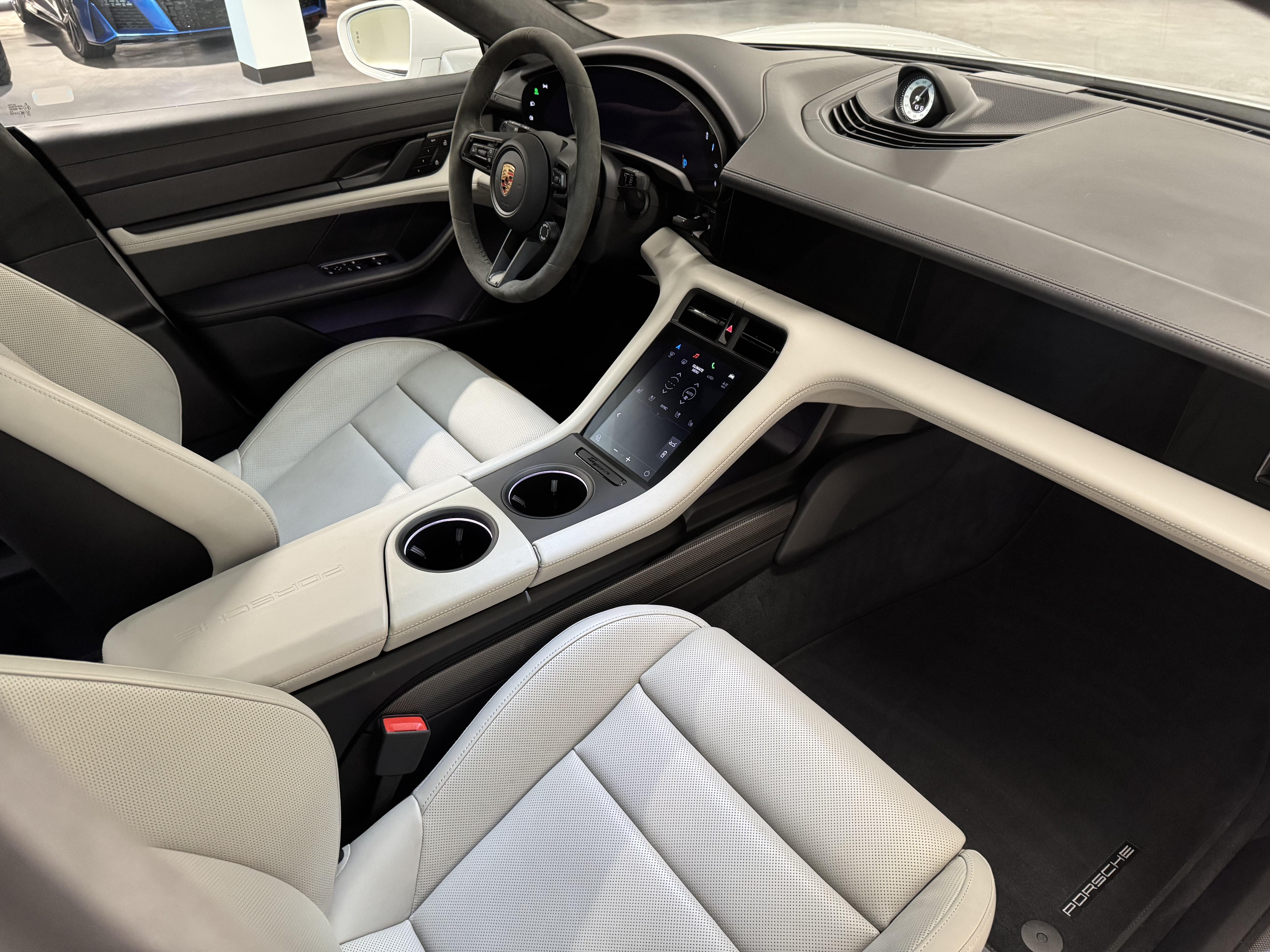 Used 2024 Porsche Taycan GTS w/ Technology Package AWD/4WD image 18
