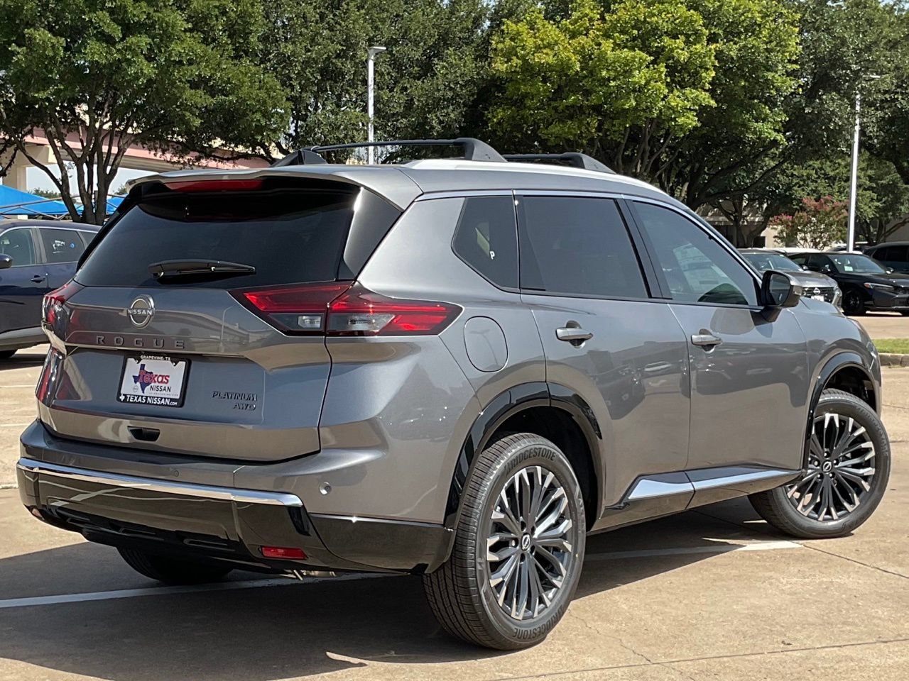 New 2026 Nissan Rogue Platinum AWD/4WD image 4