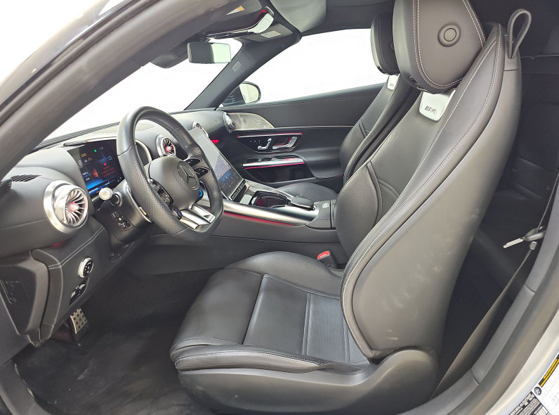 Used 2022 Mercedes-Benz SL 55 AMG 4MATIC w/ Driver Assistance Package image 6