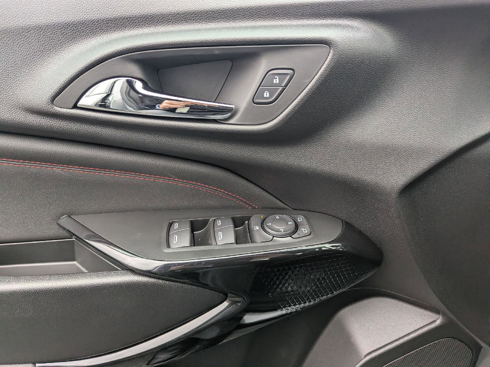 New 2026 Chevrolet Trax RS w/ Driver Confidence Package image 32