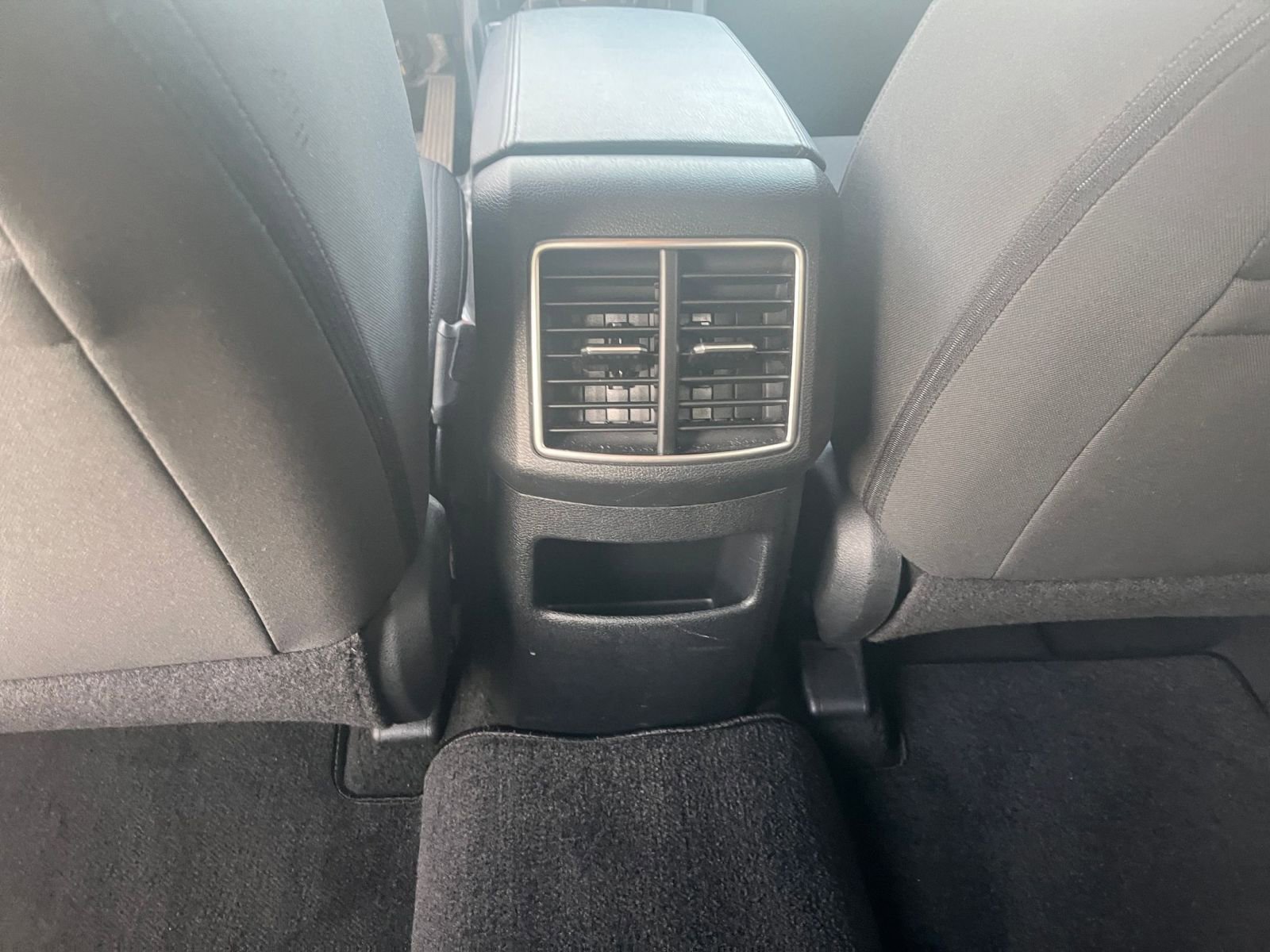 Used 2025 Kia Sportage LX FWD image 22