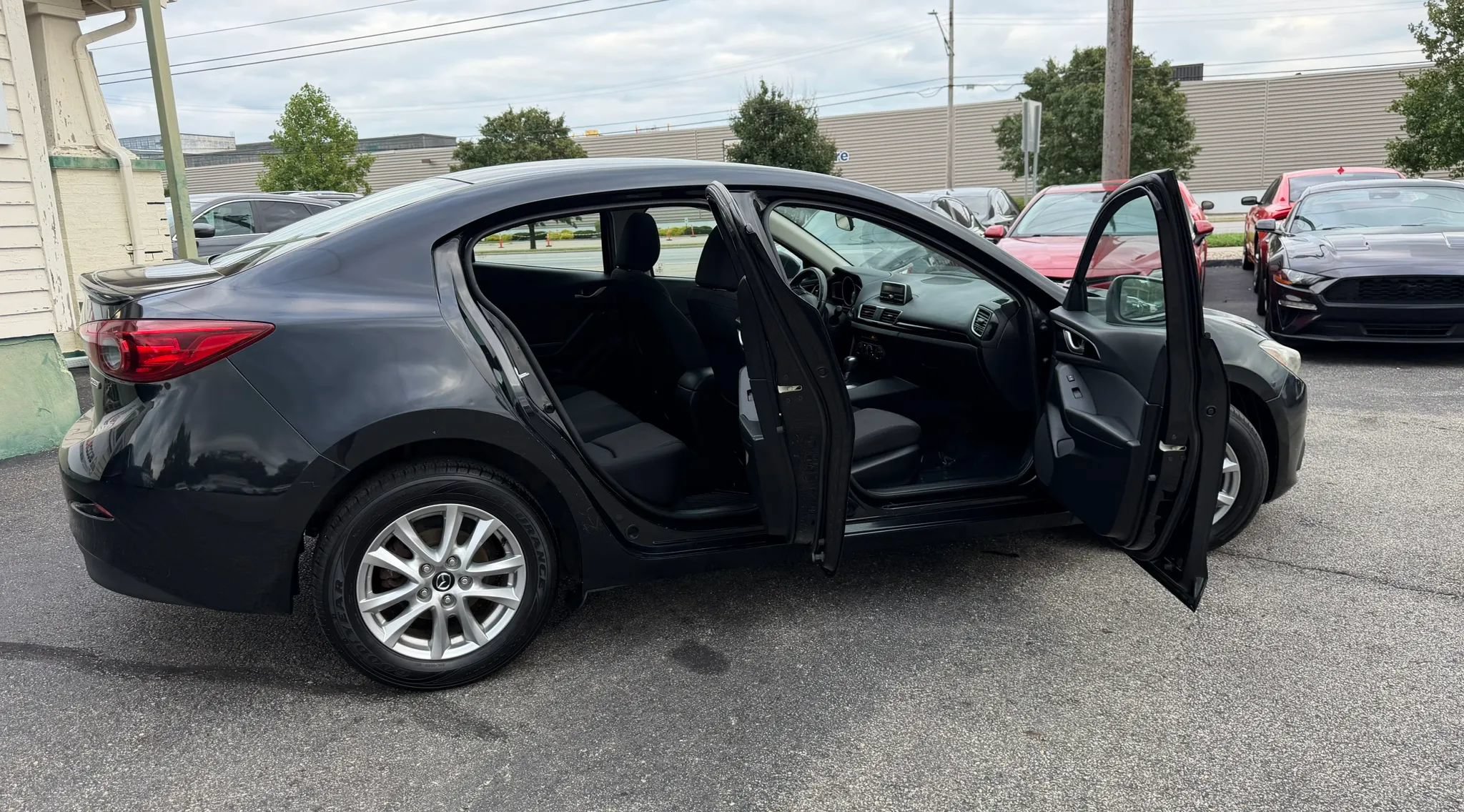 Used 2014 MAZDA MAZDA3 i Touring w/ Moonroof Package 1 FWD image 21