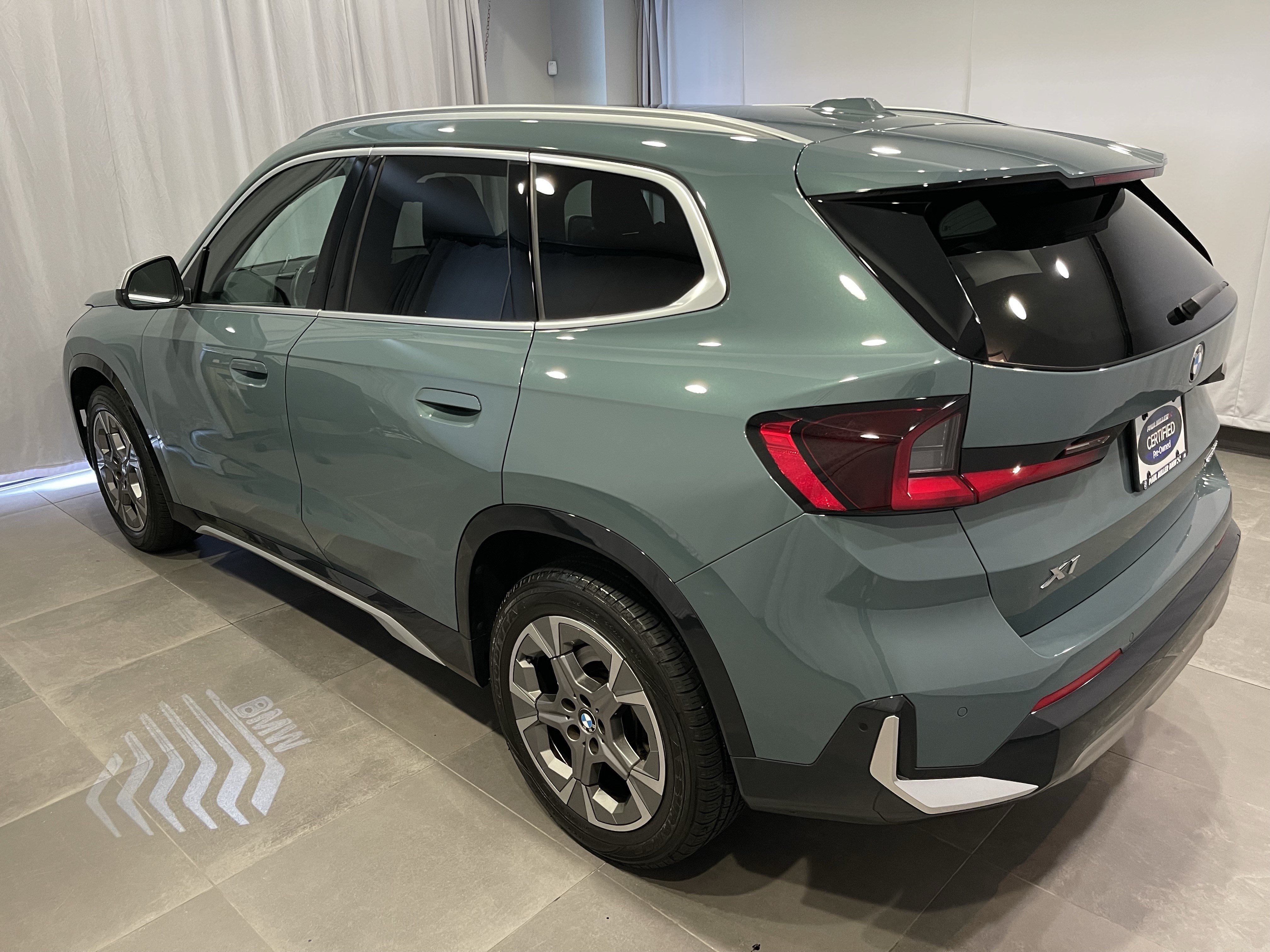 Certified 2023 BMW X1 xDrive28i w/ Premium Package AWD/4WD image 4