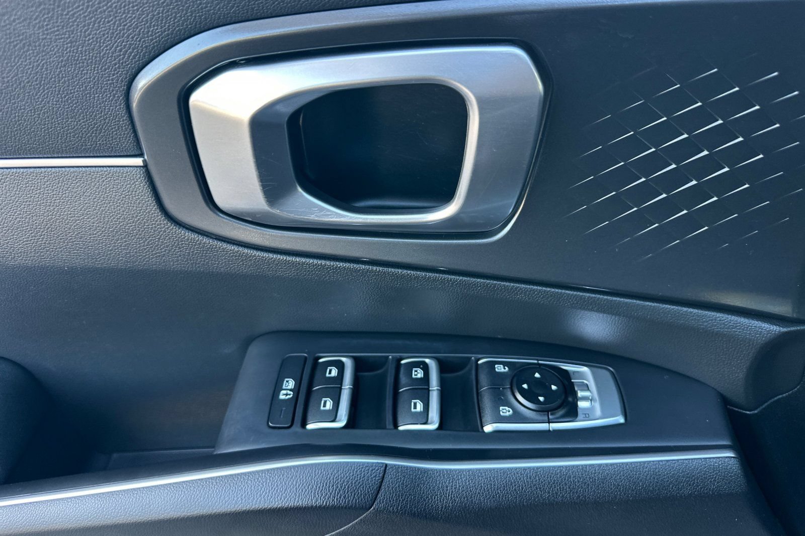 Used 2022 Kia Sorento S w/ Panoramic Sunroof Package FWD image 10