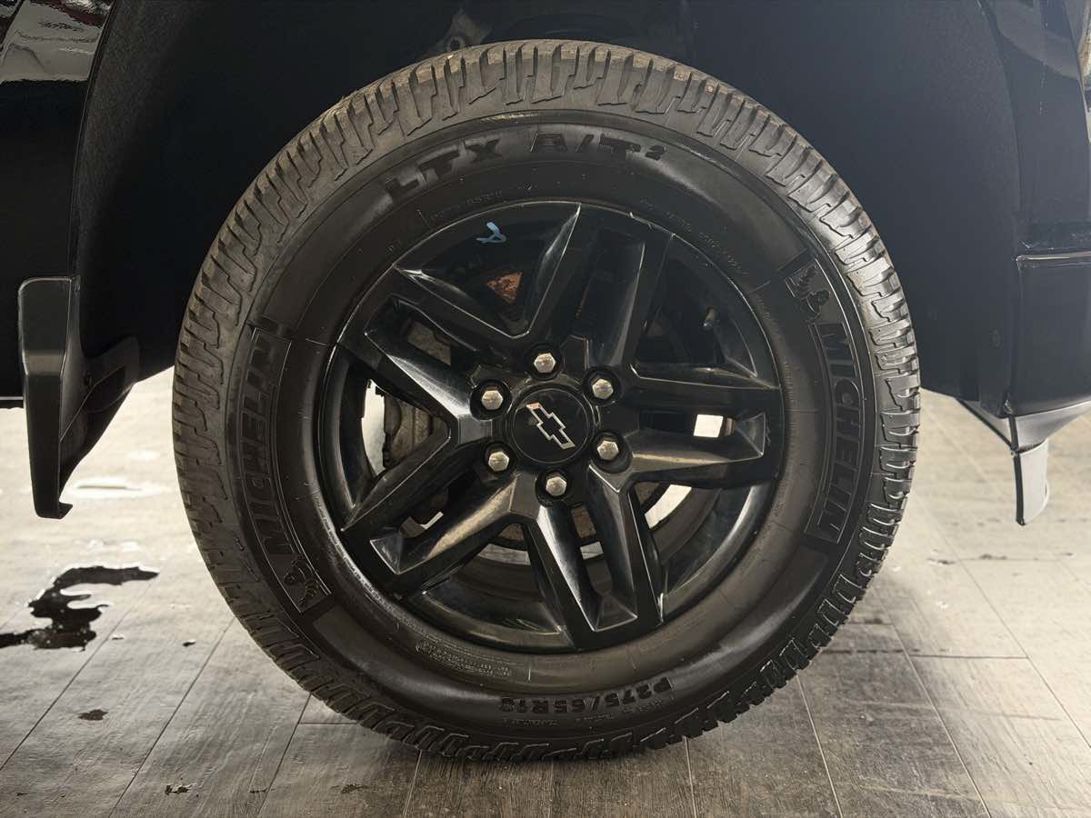 Used 2022 Chevrolet Silverado 1500 LT Trail Boss w/ LT Trail Boss Premium Package AWD/4WD image 17
