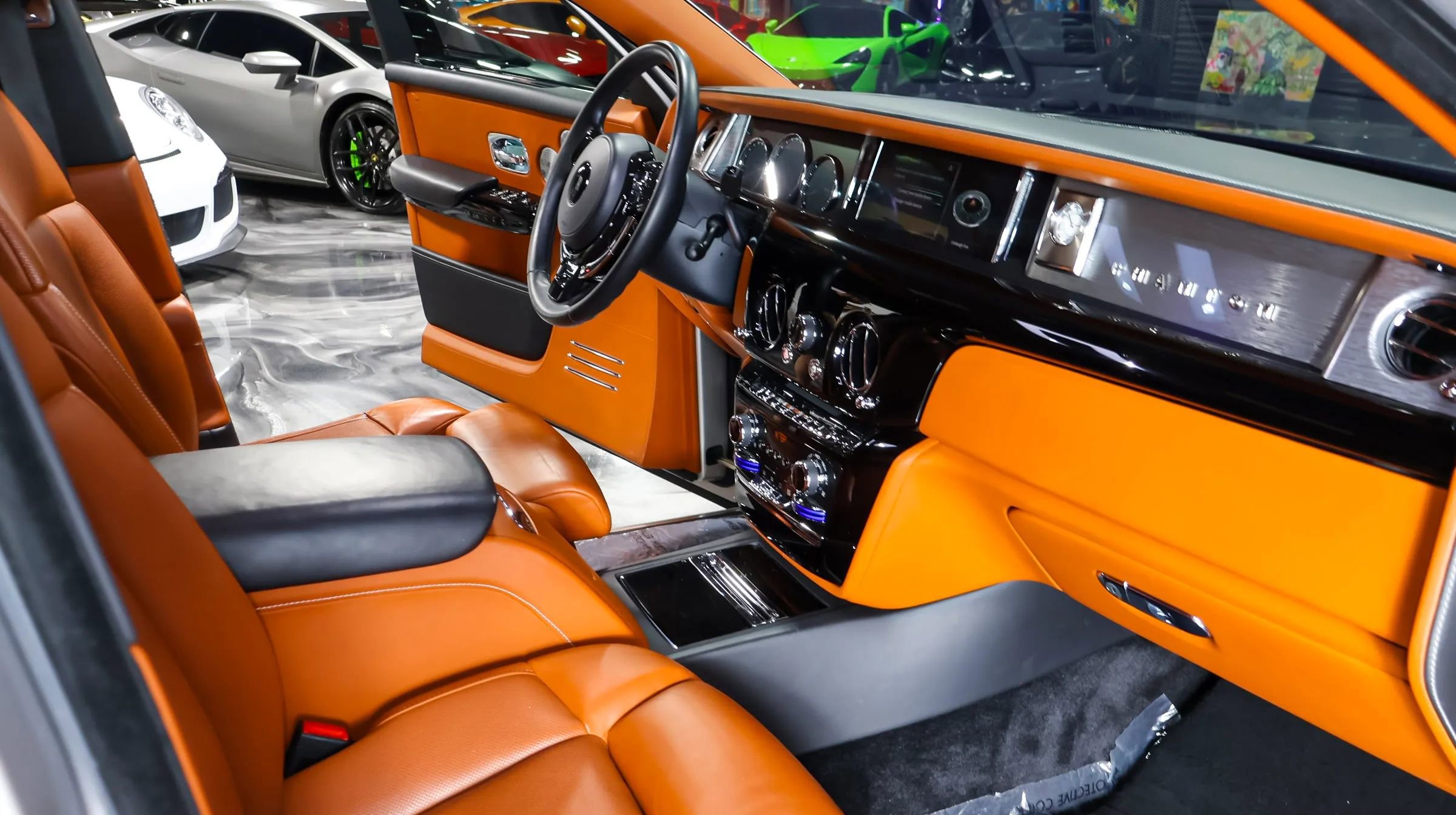 Used 2018 Rolls-Royce Phantom Sedan image 19