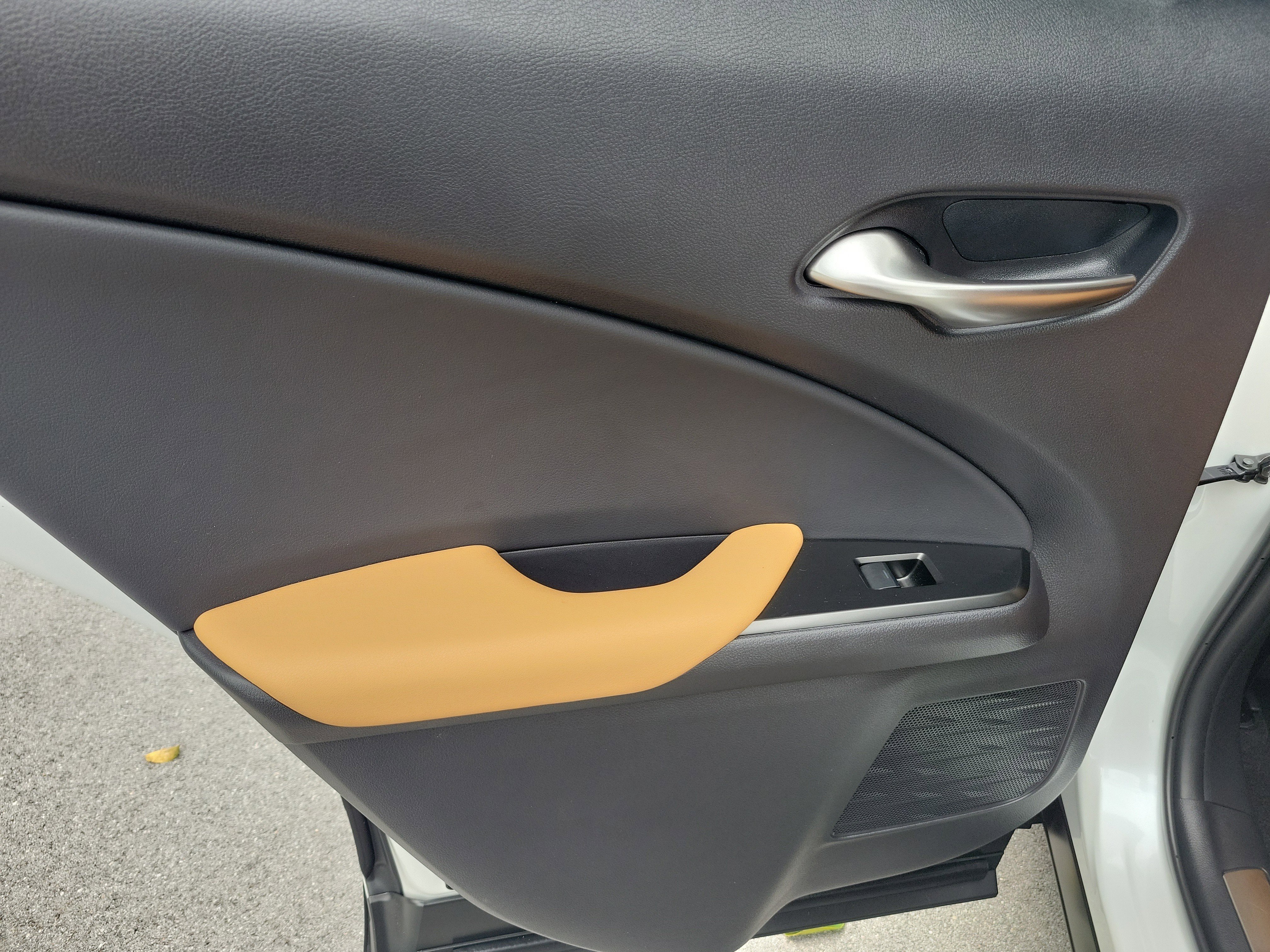 Used 2025 Lexus UX 300h FWD w/ Accessory Package (Z2) image 11