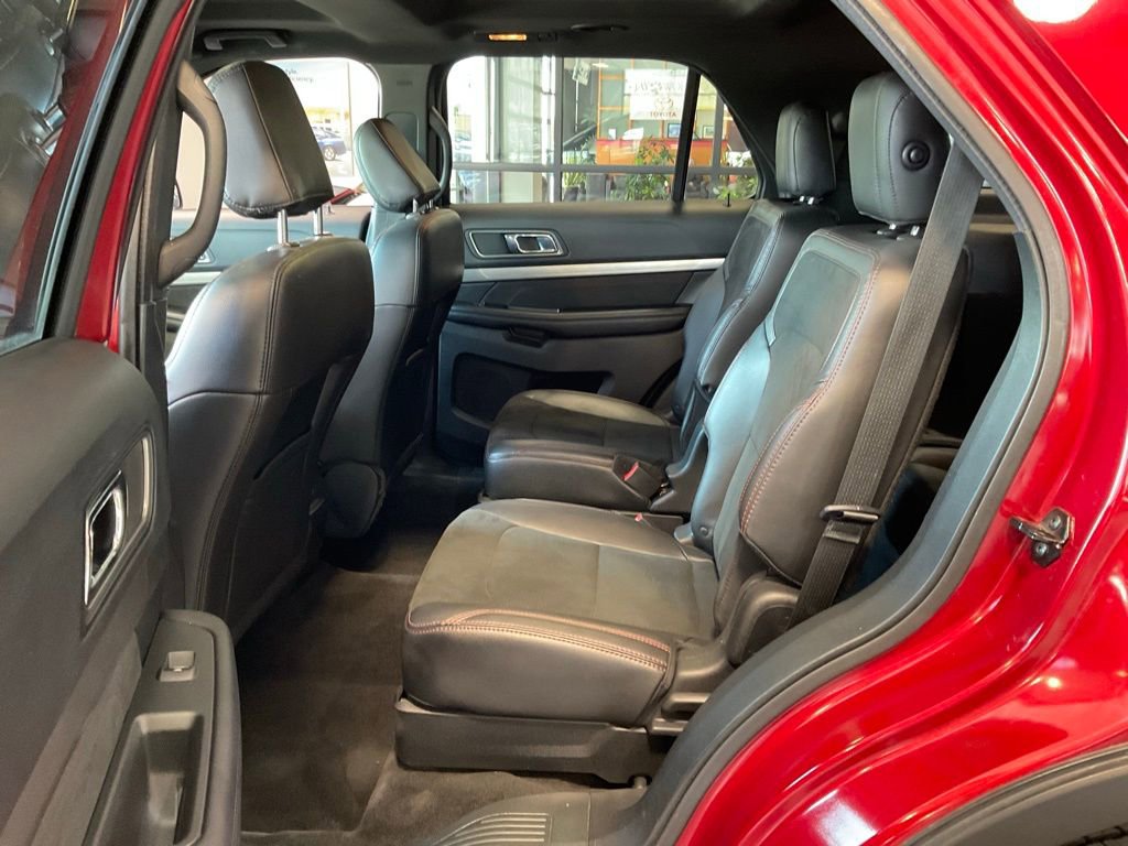 Used 2018 Ford Explorer XLT w/ Equipment Group 202A image 22