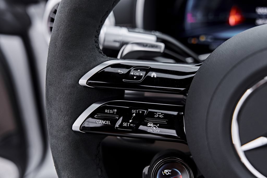 Used 2025 Mercedes-Benz SL 63 AMG 4MATIC image 53