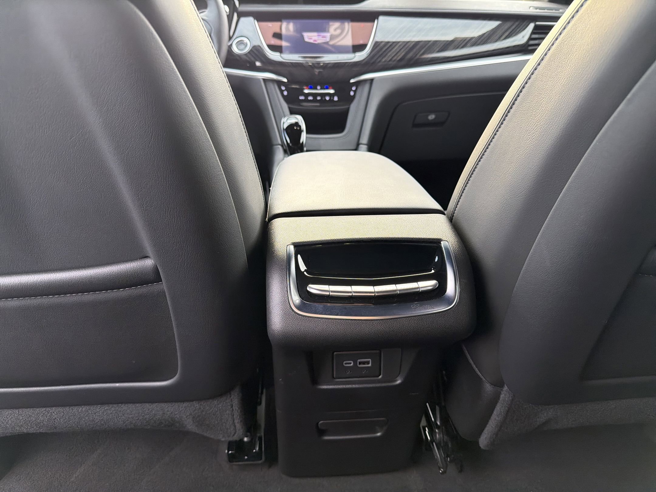 Certified 2025 Cadillac XT6 Premium Luxury image 27