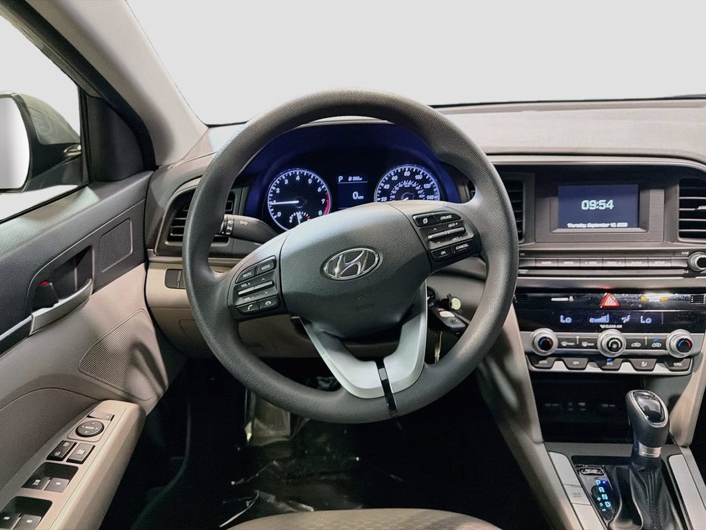 Used 2020 Hyundai Elantra SE FWD image 20