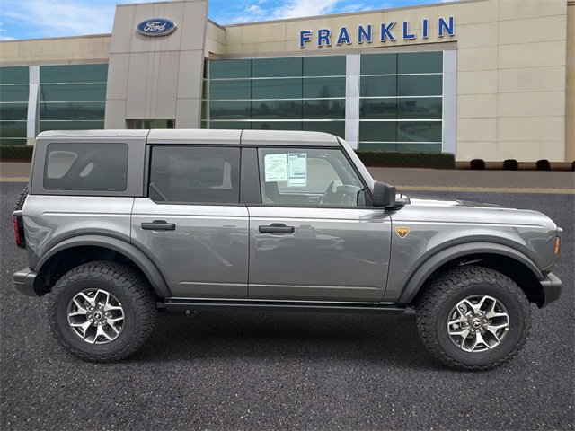 New 2025 Ford Bronco Badlands image 7