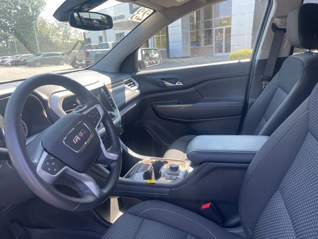 Used 2023 GMC Acadia SLE w/ Driver Convenience Package image 12