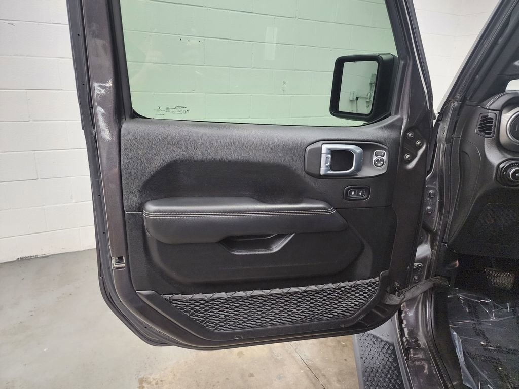 Used 2021 Jeep Wrangler Unlimited Sahara w/ Uconnect 4C Nav & Sound Group AWD/4WD image 9
