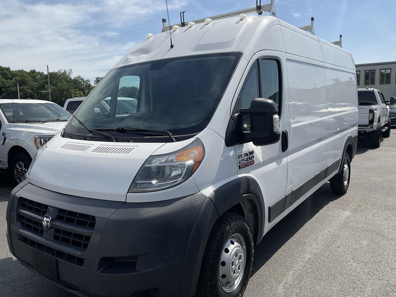 Used 2017 RAM ProMaster 2500 FWD image 3