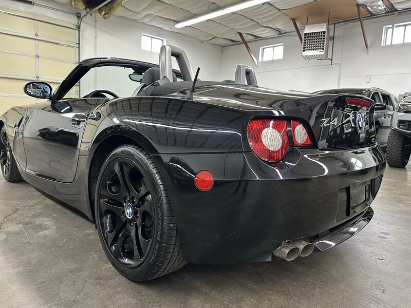 Used 2005 BMW Z4 3.0i RWD image 39