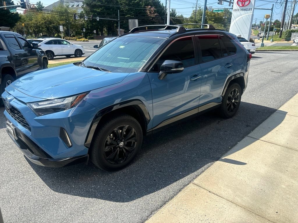 Used 2023 Toyota RAV4 XSE AWD/4WD image 2